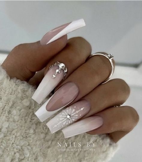 Unghie Nail Art, White And Silver Nails, February Nails, White Glitter Nails, Christmas Nails Easy, Coffin Shape Nails, Fall Nail Art, Nail Designs Glitter, Diamond Nails