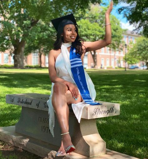 @lovemingg on Instagram: “𝒯𝒽𝓇𝑒𝑒 𝓂𝑜𝓇𝑒 𝒹𝒶𝓎𝓈.. until what would’ve been such a monumental moment. Nonetheless, my inner joy can’t be diminished by today’s reality…” Black Women Graduate, Spellman College, Grad Picture Ideas, Nursing Graduation Pictures, Grad Shoot, Spelman College, Inner Joy, Graduation Photography Poses, College Graduation Pictures