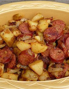 Easy Kielbasa Recipes, Kielbasa And Potatoes, Sausage And Potatoes, Kielbasa Recipes, Sausage Dishes, Easy Potato Recipes, Kielbasa, Potatoes Recipe, Polish Recipes