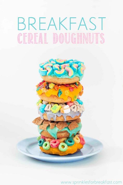 Christmas Party Food Appetizers, Cereal Donuts, Cereal Cafe, Cereal Party, Breakfast Easy Recipes, Party Food Desserts, Baby Shower Brunch Food, Chocolate Doughnuts, Breakfast Homemade