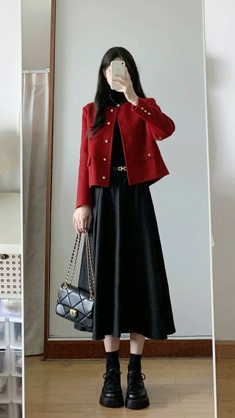 #fashion #outfits #hijab #hijabgirls #amazing #hilarious #dress #hijabdress #casualdress Maroon Outfit Aesthetic, Red Top Black Skirt, Winter Midi Skirt, Winter Midi Skirt Outfit, Midi Skirt Outfit Ideas, Winter Inspo Outfits, Fashion Outfits Hijab, White Skirt Outfits, Maroon Outfit