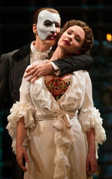 Phantom of the Opera - 25th Anniversary Cast - Sierra Boggess and Hugh Panaro Hugh Panaro, Opera Outfit, Circus Characters, Majestic Theatre, Sierra Boggess, Christine Daae, Ramin Karimloo, Music Of The Night, A Night At The Opera