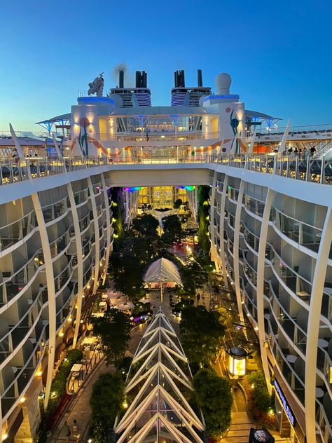 Cruise Ship Aesthetic, Ship Aesthetic, Royal Carribean Cruise, Cruise Photography, Cruise Ship Pictures, Semester At Sea, Royal Caribbean Cruise Lines, Carribean Cruise, Best Cruise Ships