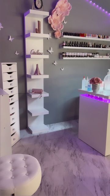 Salon Shed Interior, Home Hair Salons Shed, Nail Tech Room Ideas Luxury, Nail Tech Shed, She Shed Nail Salon, Nail Shed Ideas, Nail Desk Setup, Nail Shed, Nail Room Ideas Home