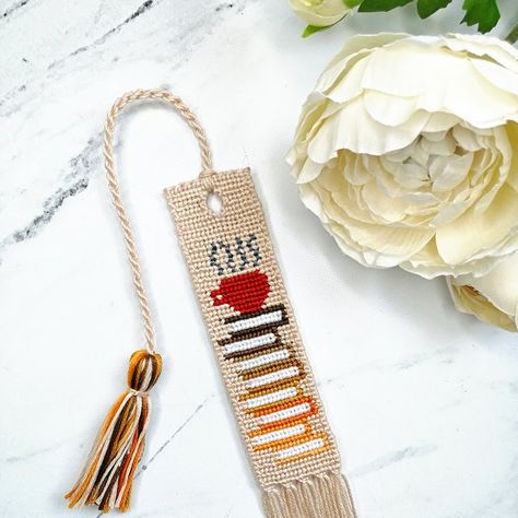 Book Mark Alpha Pattern, Alpha Bracelet Bookmark, Thread Keychain Pattern, Alpha Pattern Books, Friendship Bracelet Bookmark Pattern, String Keychain Patterns, Alpha Patterns Bookmark, Alpha Bookmark Pattern, Alpha Pattern Bookmark