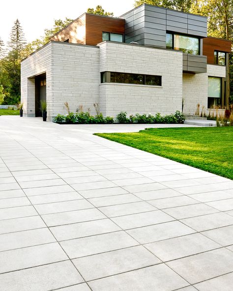 Modern Driveway Ideas, Driveway Tiles, Modern Driveway, Cobblestone Driveway, Large Pavers, Driveway Ideas, Permeable Pavers, Driveway Paving, Stone Driveway