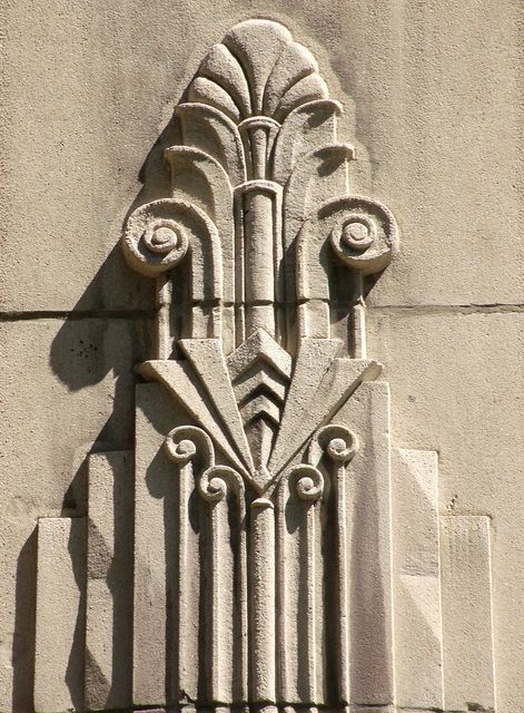 Art Deco Prudential House Bas-Relief, Toronto, Ontario, Canada (1929) Art Deco Relief, Art Deco City, Art Deco Doors, Art Deco Elements, Deco House, Art Deco Sculpture, Art Deco Movement, Art Deco Buildings, Deco Pattern