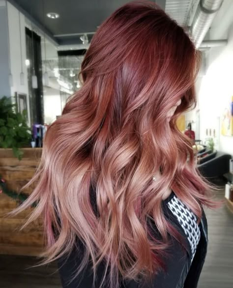 Fun Red Hair Color Ideas, Dark Peach Hair, Vodka Cranberry, Hair Craft, Hair Color Shades, Hair Locks, Hair Color Highlights, Rose Gold Hair, Hair Colours