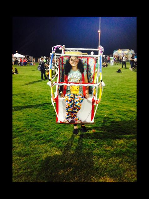 Ferris wheel Ferris Wheel Costume, Fair Rides, Lion Costume, Church Youth, Luna Park, Kids Corner, Costume Ideas, Ferris Wheel, Halloween Costume