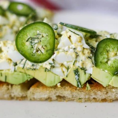 Cottage Cheese Egg Salad - Healthyish Foods Cottage Cheese Egg Salad, Chicken Macaroni Salad, Dessert Pasta, Cottage Cheese Eggs, Avocado Toast Egg, Holiday Appetizers Recipes, Healthy Eggs, Cottage Cheese Recipes, Ambrosia Salad