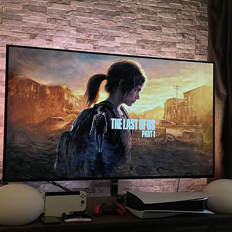 Movie Vibes, Gaming Aesthetic, Gamer Setup, Desk Inspo, Last Of Us, Movie Game, Room Inspiration Bedroom, Safe Space, Ronaldo