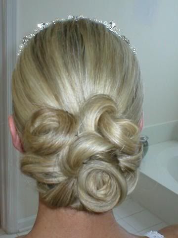 Low Updo Shoulder Length Hair Updos, Wedding Haircut, Wedding Hairstyles And Makeup, Classic Wedding Hair, Peinados Recogidos, Updos For Medium Length Hair, Wedding Hairstyles Updo, Wedding Hair And Makeup, Shoulder Length Hair