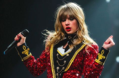 Taylor Swift Red Tour, Don Mclean, Loving Him Was Red, Swift Tour, Estilo Taylor Swift, Red Tour, All About Taylor Swift, Taylor Swift Red, Hottest 100