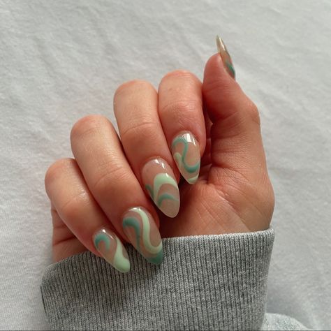 Light Green Swirl Nails, Pastel Wavy Nails, Wavy Gel Nails, Sage Swirl Nails, Green Swirl Nails Short, Blue And Green Swirl Nails, Green Fun Nails, Light Blue And Green Nails, Green Squiggle Nails