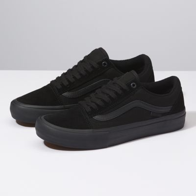 Vans Oldschool, Shoes Types, Kick Rocks, Black Work Shoes, Vans Store, Black Vans, Tomboy Outfits, Vans Black, Outfits Men