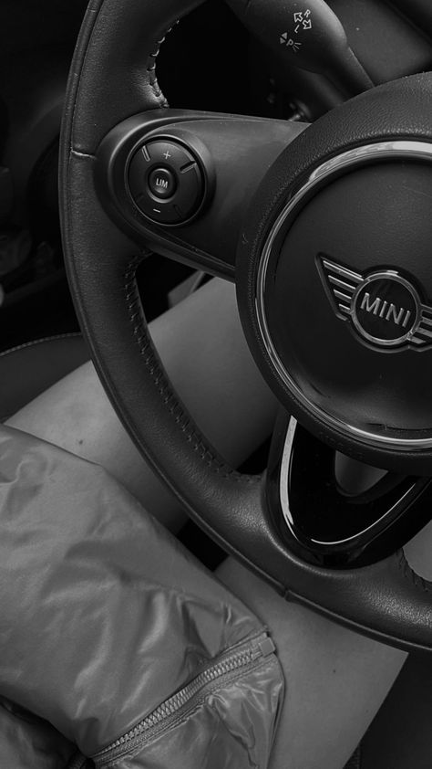 Mini Cooper Wallpaper, Mini Cooper Accessories, Mini Copper, Paris France Travel, Mini Countryman, Mini Cooper S, Black Car, First Car, Mini Cars