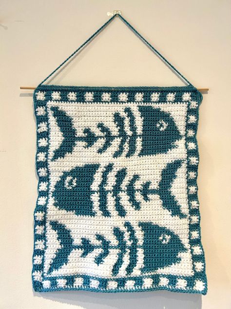 Unleash Your Creative Potential: Explore a World of Exquisite Crochet Patterns! Click Now to Discover Latest Designs 🧵🌈 👬 Whale Tapestry Crochet, Crochet Wall Tapestry Pattern Free, Tapestry Crochet Two Color Pattern, Crochet Functional Items, Tapestry Crochet 2 Colors, Pixel Tapestry Pattern, Simple Crochet Tapestry, Fish Tapestry Crochet, Fun Crochet Ideas