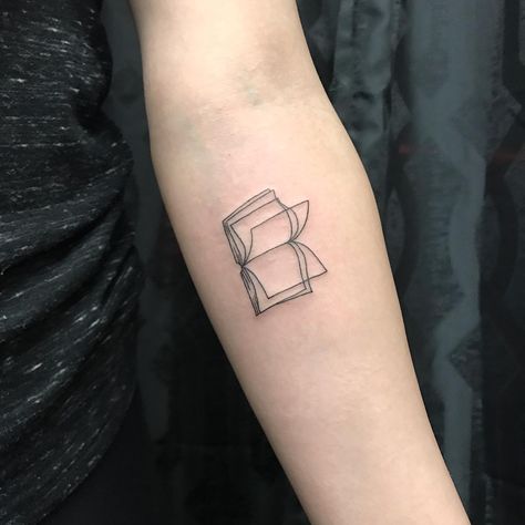 Saga W on Instagram: “Thank you Lauren! 🖤  #art #artist #ink #tattoos #tattoo #drawing #deepellum #dfwtattoos #artisticencounter #dallastattoo #texastattoo…” Literature Tattoos, Writer Tattoo, Bookish Tattoos, Literary Tattoos, Inspiration Tattoo, Tattoos Geometric, Friendship Tattoos, Book Tattoo, Little Tattoos