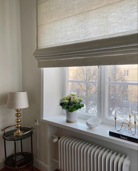 Radiator Under Window Curtains, Window Seat Curtains, Window Shelf Decor, Window Seat Design, Interior Decorating Living Room, Minimalist Living Room Decor, Blinds Design, Eclectic Furniture, Interior Windows