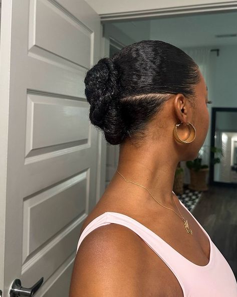 Tiana Michelle | Recreating a hairstyle from pinterest with nothing to go off of but a picture 🤞🏾 #hairstyleideas #naturalhairinspiration... | Instagram African Natural Hairstyles, Natural Hair Bun Styles, A Hairstyle, Natural Afro Hairstyles, Protective Hairstyles Braids, Curly Hair Styles Easy, Natural Hair Styles Easy, Black Hair Care, Work Hairstyles