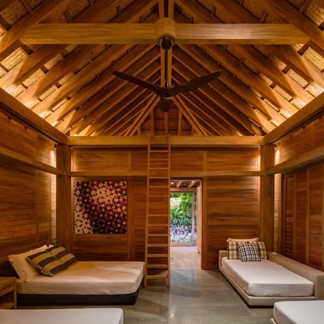 Wooden Ceiling Design, Houses In Mexico, Tropical House Design, Pacific Homes, Tropical Architecture, Mexican Home, Bamboo House, Wooden Ceilings, Tropical House