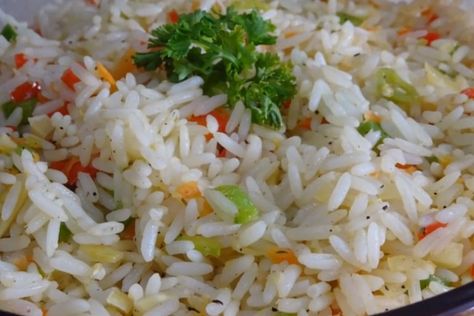 Trinidad Christmas Recipes, Trinidad Pelau, Tobago Recipes, Pelau Recipe, Trinidad Food, Christmas Rice, Caribbean Christmas, Veggie Fried Rice, Trinidad Recipes