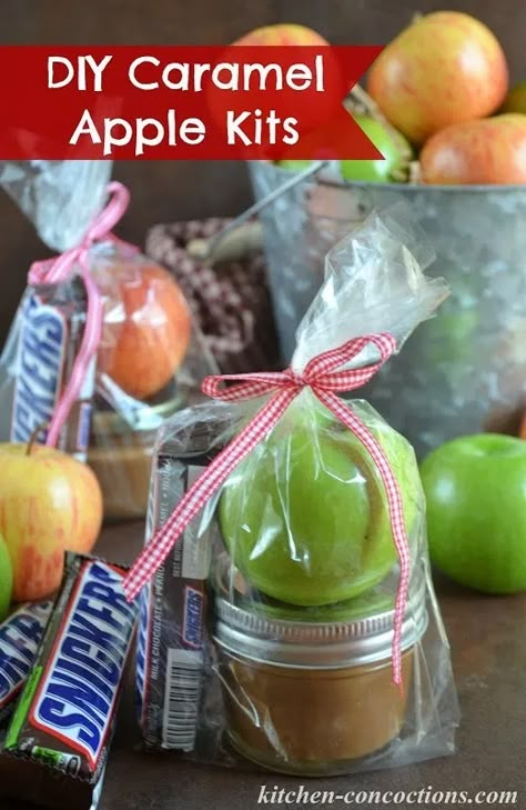 DIY Caramel Apple Gift Baskets - Kitchen Concoctions Xmas Gifts To Make, Christmas Gift Ideas For Teachers, Caramel Apple Kits, Caramel Apple Gifts, Diy Caramel, Gift Ideas For Teachers, Diy Christmas Gift Ideas, Fall Gift Baskets, Apple Festival