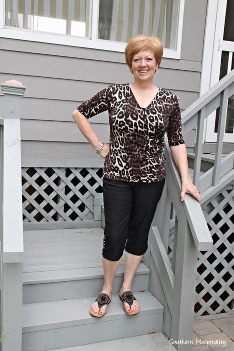 animal-print-shirt-and-cropped-pants-683x1024 30 Best Summer Outfits for Women Above 50 - Style Tips Conservative Fashion Summer, Over 60 Fashion Summer, Women Over 60 Fashion, Fifties Dress, Outfits Fo, Conservative Fashion, Stylish Outfits For Women Over 50, Clothes For Women Over 50, Summer Shorts Outfits