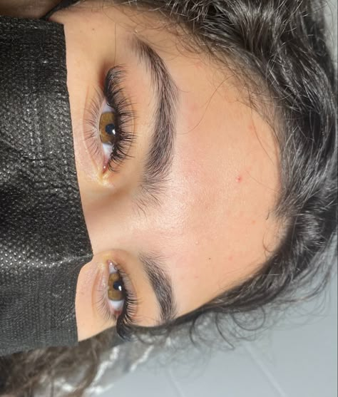 Light Wispy Cat Eye Lash Extensions, Whisky Eyelashes, Natural Set Lashes, Natural Russian Lashes, Doe Eyelashes, Natural Lash Extensions Almond Eyes, Eyelash Extensions Small Eyes, Doe Eyelash Extensions, Open Eye Eyelash Extensions