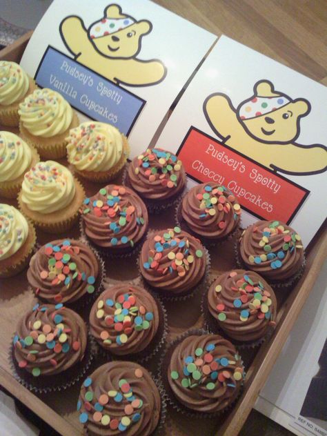 Children In Need: Pudsey's cupcake platter - vanilla and chocolate spotty cakes Pudsey Activities, Pudsey Cupcakes, Children In Need Activities, Children In Need Cupcakes, Children In Need Cakes, School Baking, Cupcake Platter, School Cakes, Sugar Free Yogurt