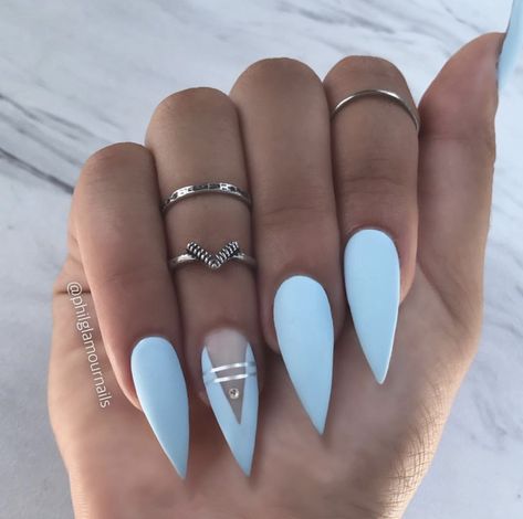 Nails And Rings, Sky Blue Nails, Stiletto Nail Art, Stiletto Nails Designs, Blue Nail Designs, Get Nails, Gorgeous Nails, Stiletto Nails, Cute Acrylic Nails