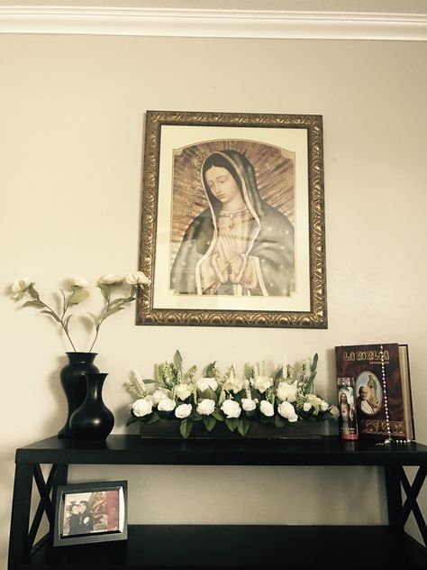 Simple flower arrangement for Virgin Mary Memorial Shrine Ideas Home, Memorial Shrine Ideas, Virgen Mary Altar At Home, Virgencita Altar At Home, Altar Para La Virgen Ideas En Casa, Catholic Home Altar Ideas Living Rooms, Virgin Mary Decor, Virgin Mary Alter Home Altar, Virgin Mary Home Altar