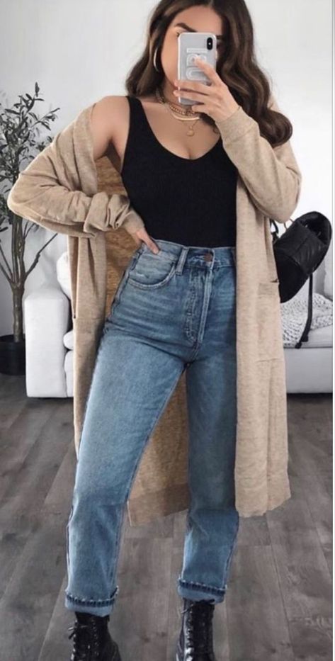 Casual Outfits Midsize Winter, Outfit Ideas Aesthetic Midsize, Fall Outfits Mid Size Casual, Woman’s Fall Outfits 2023, Work Casual Outfit Midsize, Green Boyfriend Shirt Outfit, Fall Outfits Not Basic, Outfits For A Barbeque, Dark Color Clothes Style