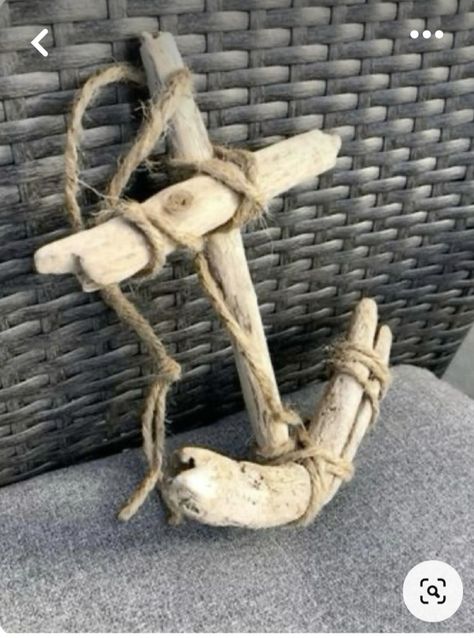 Crafts To Do With Nature, Crafts With Driftwood, Driftwood Crafts Wall Hangings, Driftwood Projects Unique, Driftwood Crafts Diy, Rustic Nautical Decor, Drift Wood Art, Nautical Outdoor Decor, Wooden Anchor