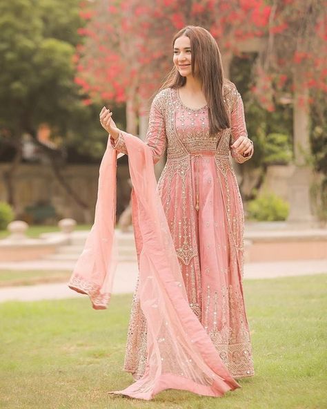 𝐐𝐮𝐧𝐨𝐨𝐭 𝐀𝐥𝐢 Haldi Dress For Groom, Stylish Frocks, Yumna Zaidi, Girls Dresses Sewing, Frock Fashion, Womens Trendy Dresses, Pakistani Wedding Outfits, Polka Dot Maxi Dresses, Pakistani Fancy Dresses