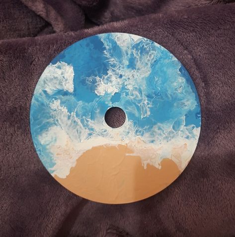 Painting Ideas On Cds, Disk Painting Ideas, Painting Cd Ideas, Beach Painting Aesthetic, Painted Cd Ideas, Painted Cds Aesthetic, Painting On Cds, Lp Painting, Aesthetic Cd Painting