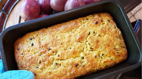 Lilikoi (Passionfruit) Quick Bread Recipe Passion Fruit Bread, Grenadella Recipes, Passionfruit Biscuits, Sunday Bread, Passionfruit Vine, Skyrim Food, Hawaii Recipes, Savoury Slice, Hawaiian Desserts