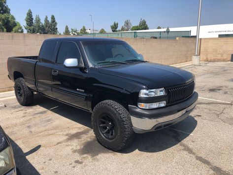 2000 Chevy Silverado 1500 with 4.5” Rough Country suspension lift. 2001 Chevy Silverado 1500, 2000 Chevy Silverado 1500, 2000 Silverado 1500, Silverado 2000, Silverado 2005, 2000 Chevy Silverado 1500 Extended Cab, Silverado 2004, Silverado 2001, 2005 Chevy Silverado Single Cab