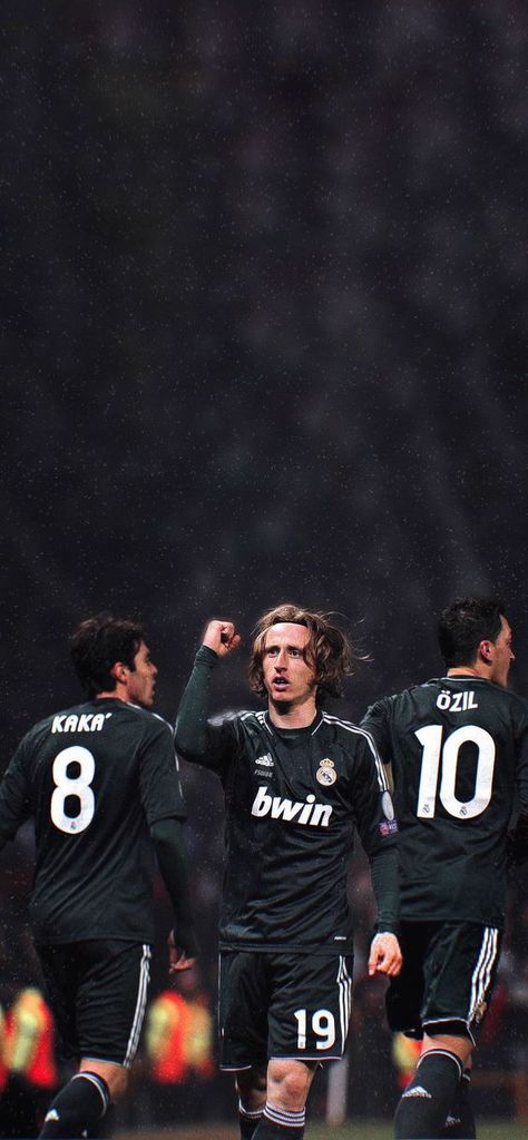 Real Madrid Legends Wallpapers, Ozil Real Madrid Wallpapers, Kaka Real Madrid, Retro Real Madrid, Modric Wallpapers, Real Madrid Pictures, Modric Real Madrid, Soccer Legends, Soccer Photography