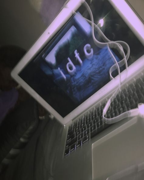 Idfc by blackbear  ~pc:: Me Idfc Aesthetic, Blackbear Aesthetic, Idfc Blackbear, Cameron Aesthetic, Hope County, Warren Worthington Iii, Bear Trap, Bed Picture, Alternative Aesthetic