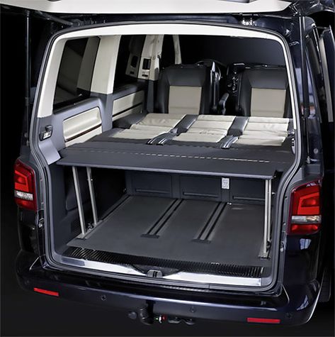 VW T5 T6 Multivan mit Multiflexboard eingebaut Vw T5 Interior, Vw T5 Caravelle, Vw Transporter Van, Mercedes Viano, Bed Extension, Raised Floor, Vw Caravelle, Work Van, Vw Ideas