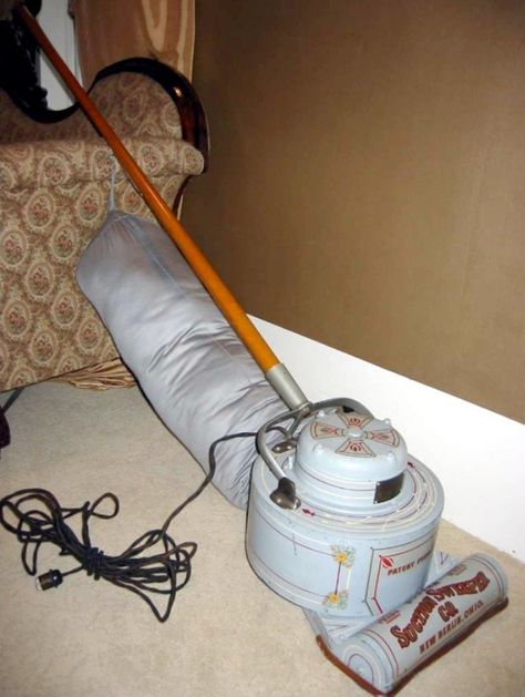 This is not mine but a freinds Original Hoover vacuum cleaner Hoover Vacuum Cleaner, Hoover Vacuum, Vacuum Cleaners, Old Ones, Vacuums, Kirby, Not Mine, Dyson Vacuum, Vacuum Cleaner