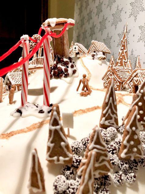 Ski Gingerbread House, Gingerbread House Ski Lodge, Ski Lodge Gingerbread House, Ski Resort Gingerbread House, Gingerbread Ski Lodge, Creative Gingerbread House Ideas, Gingerbread Contest, Homemade Gingerbread House, Gingerbread House Candy