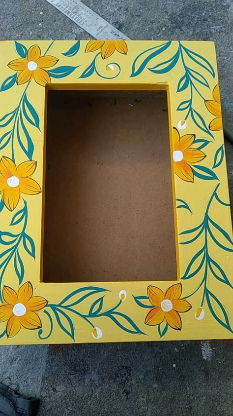 Cute Painted Frames, Decorate Picture Frames Diy, Painting Picture Frames Diy Ideas, Hand Painted Frames Ideas, Frame Painting Ideas Diy, Painted Picture Frames Ideas, Painted Picture Frames Diy, Picture Frame Painting Ideas, Picture Frame Painting Ideas Diy