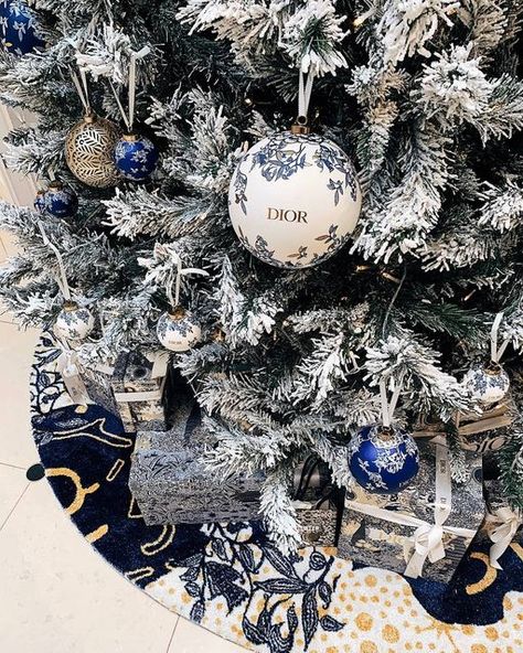 THREADS on Instagram: "Christmas tree goals 🎄 More festive interior inspo over at @ThreadsInteriors . . #Threads #ThreadsStyling #ShotByThreads #Dior #DiorHomeware #DiorMaison #PersonalShopping" Christmas Tree Goals, Dior Christmas, Instagram Christmas, Interior Inspo, Tree Ornaments, Christmas Ideas, Christmas Bulbs, Dior, Christmas Tree