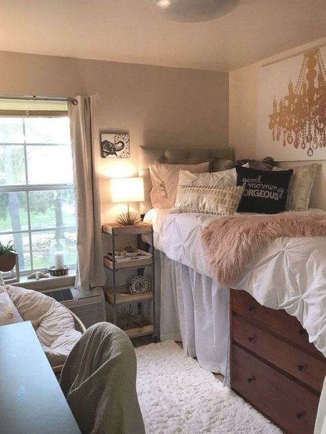 Pallet Bed Frames, Indie Aesthetic Room, Bed In Closet Aesthetic, Organization Makeup, Bedroom Closet Storage, Bed In Closet Ideas, Closet Aesthetic, Tiny Bedrooms, Diy House Renovations