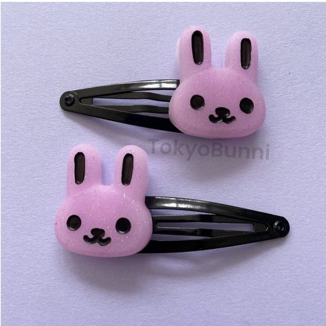 o*o*o☆Purple Pink Bunny Hair Clip Set☆o*o*o A set of two kawaii bunny hair clips! They are perfect for any kawaii, Pastel Goth or Fairy Kei look! ☆They are made of resin and glitter. ☆Each bunny measures about 1 inch. ☆Clips are 2 inches length in total If you have any questions , please message me through Etsy! I can do other colors too! Please message me with what you are thinking! Decora Hair Clips, Pastel Goth Accessories, Cute Hairclips, Decora Hair, Pastel Goth Hair, Bunny Hair Clip, Easter Hair Accessories, Bunny Hair Bows, Space Hair