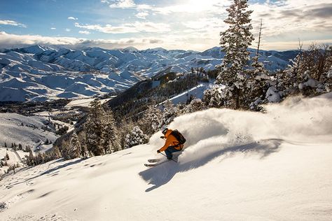 If you’re looking for a winter getaway where you can escape the crowds, it’s time to go to Idaho. Ski Utah, Utah Skiing, Ski Bums, Ski Mountain, Ski Outfit, Ski Vacation, Ski Holidays, Alpine Skiing, Ski Season