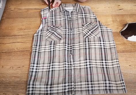 This is a thrift flipping tutorial on a DIY flannel shirt jacket for women. Create a women’s flannel shirt jacket with the help of this step-by-step guide. Diy Flannel Shirt, Vest Women Outfit, Thrift Flipping, Diy Thrift Flip, Flannel Vest, Embellished Denim Jacket, Diy Jacket, Womens Flannel Shirt, Thrift Flip