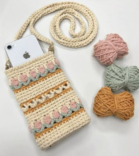 Designs Aesthetic, Phone Bag Pattern, Crochet Phone Cases, Free Crochet Bag, Amazing Crochet, Crochet Bag Pattern Free, Bag Pattern Free, Crochet Pouch, Crochet Clothing And Accessories